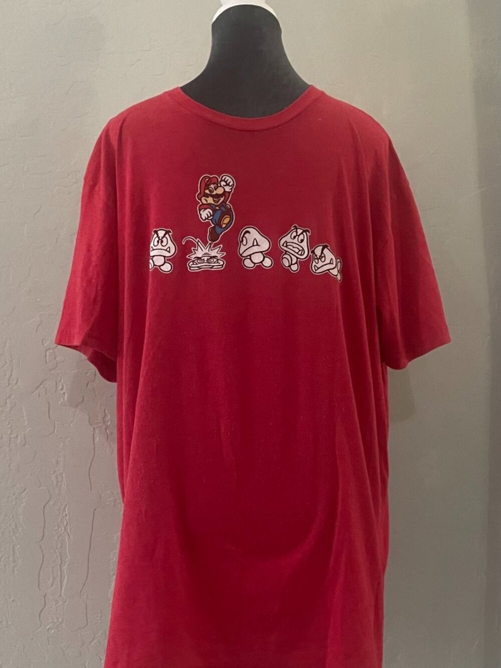 Nintendo red Mario Bros. Gumba t-shirt (size XL)